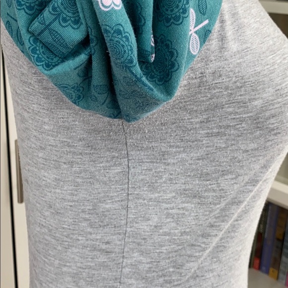 LuLaRoe Randy Gray Floral Print 3/4 Sleeve Tunic - Picture 7 of 15